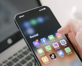 Blauwe vinkje op social media: wat heb je eraan & hoe verkrijg je het? Blauwe vinkje op social media: wat heb je eraan & hoe verkrijg je het?